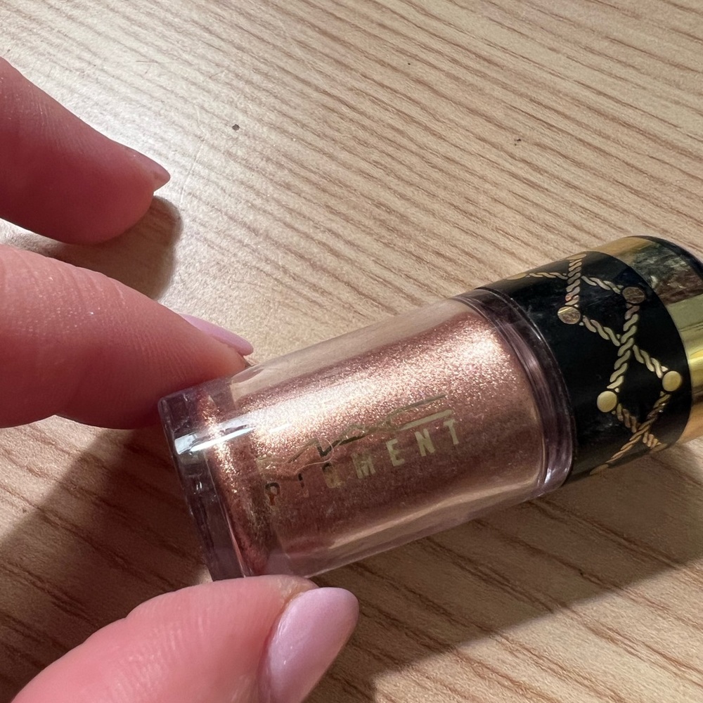 MAC Holiday Collection Stardream Pigment